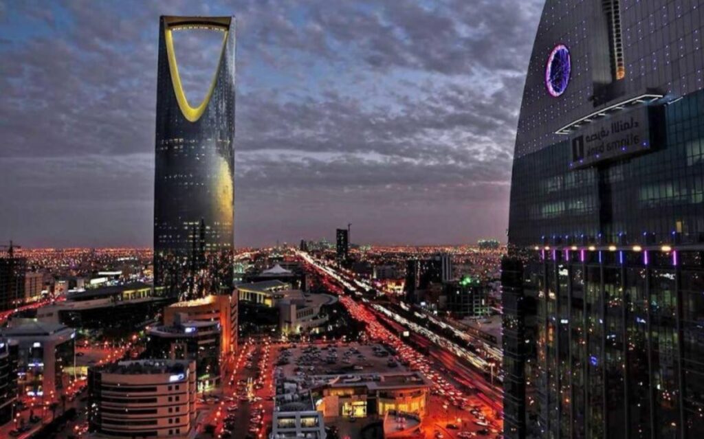 المهن المعتمدة لتاشيرة السعودية السياحية سنة لمقيمي دول الخليج